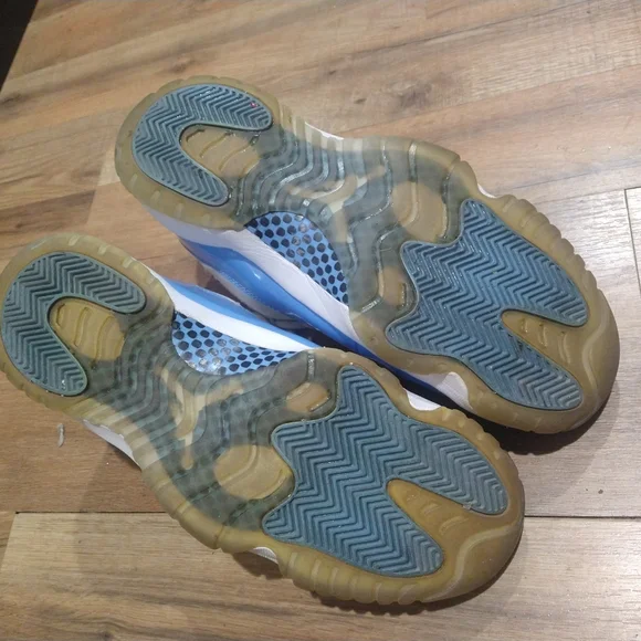 Jordan 11 Low UNC - Picture 7 of 7